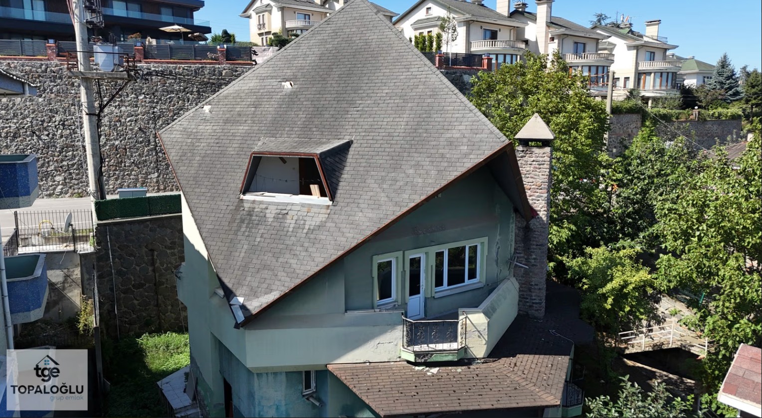 KORUKÖY SİTESİNDE SATILIK TRİPLEKS VİLLA